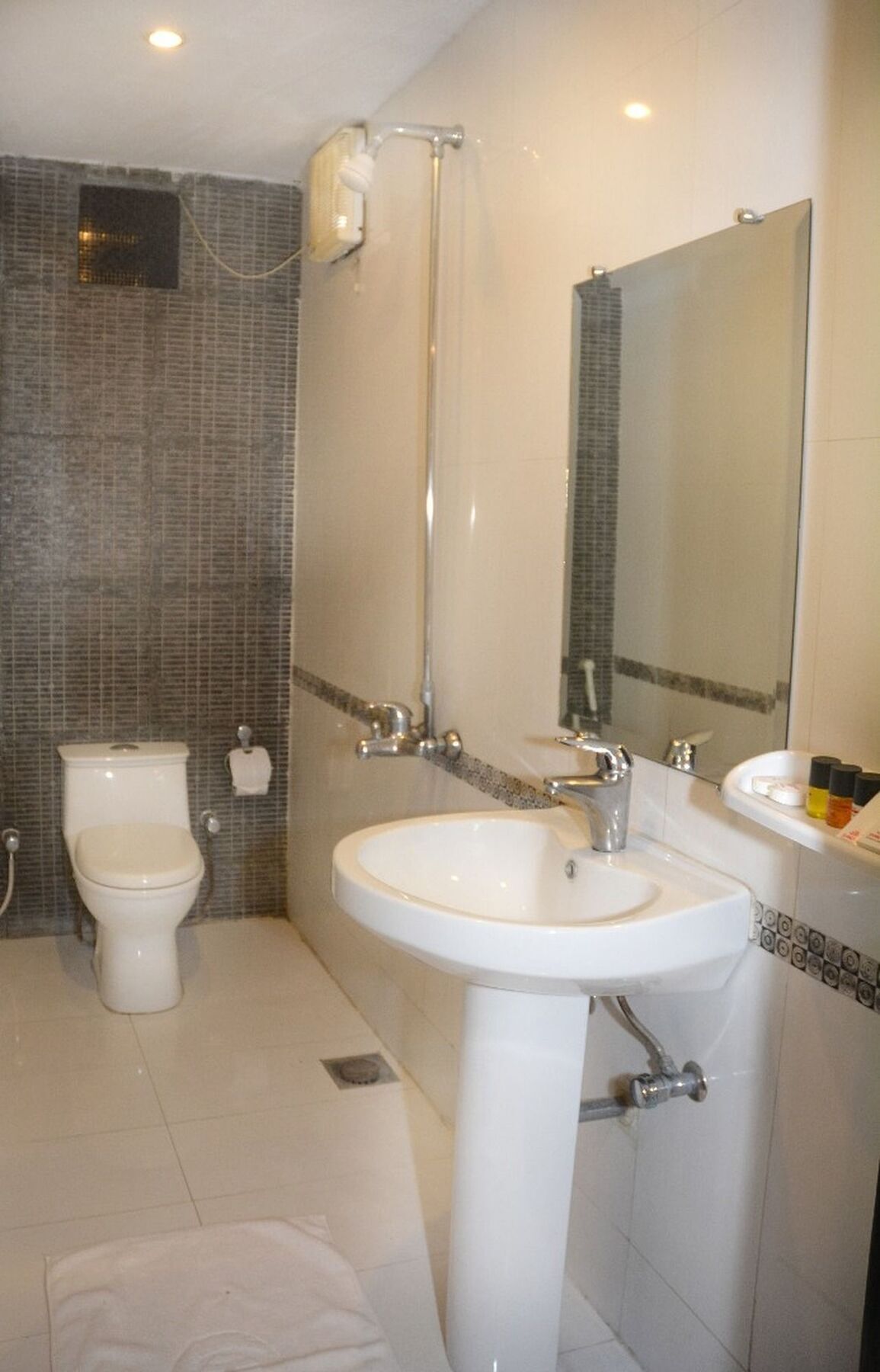 איסלמאבד Shangrila Resort Hotel מראה חיצוני תמונה